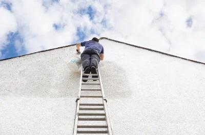 Peinture extérieure à Oupia — façades et ravalement